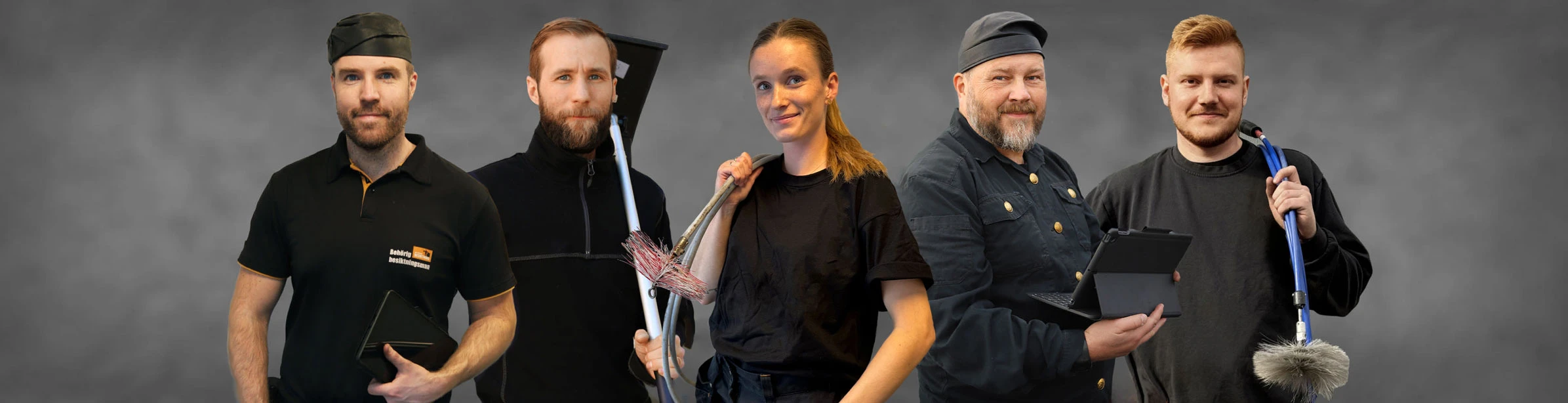 Fem medarbetare från SoVent-företagen med sotnings- och ventilationsverktyg